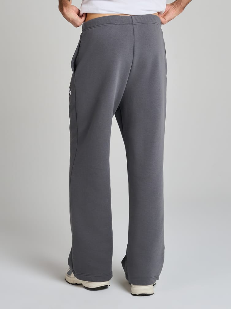 Теплые брюки оверсайз с надписью и начесом