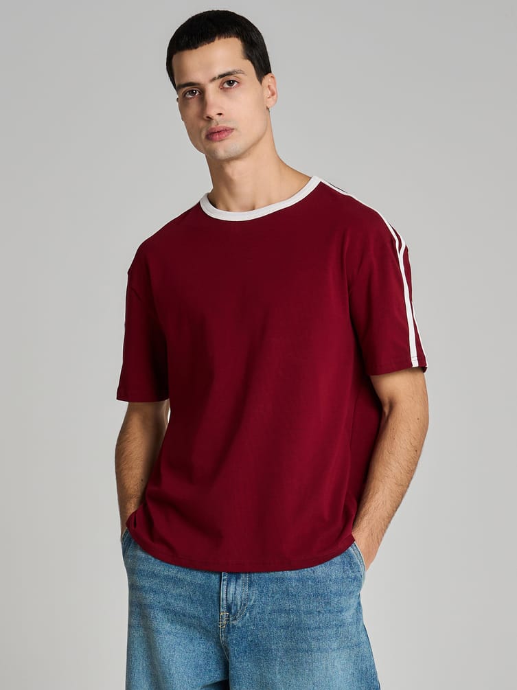 Футболка спортивная с лампасами