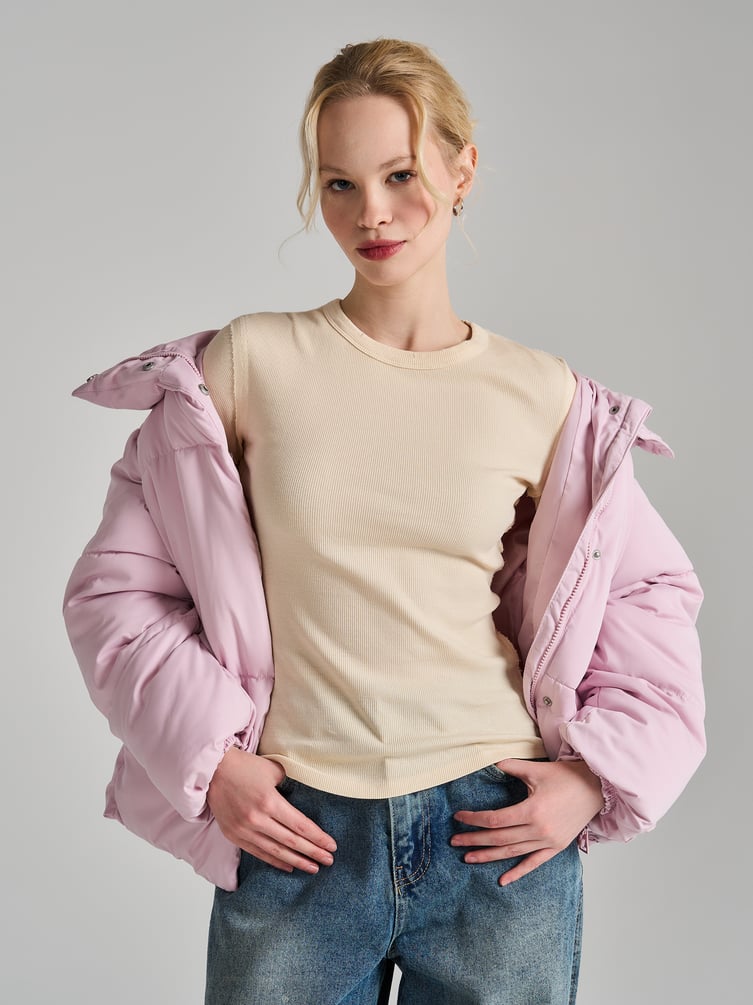 Футболка в рубчик с внешними швами