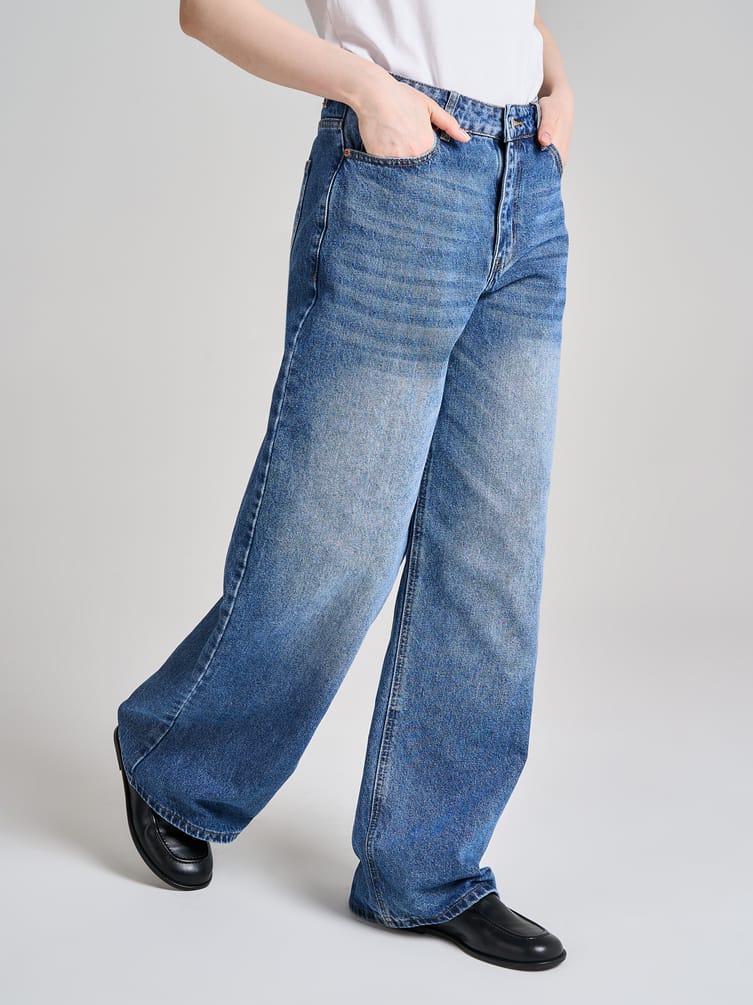 Джинсы широкие