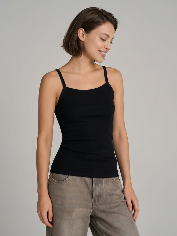 Топ в рубчик на тонких бретелях