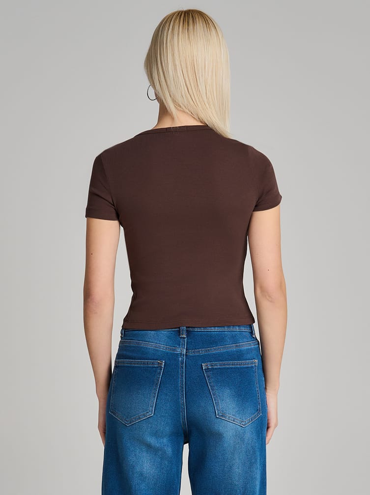 Футболка приталенная