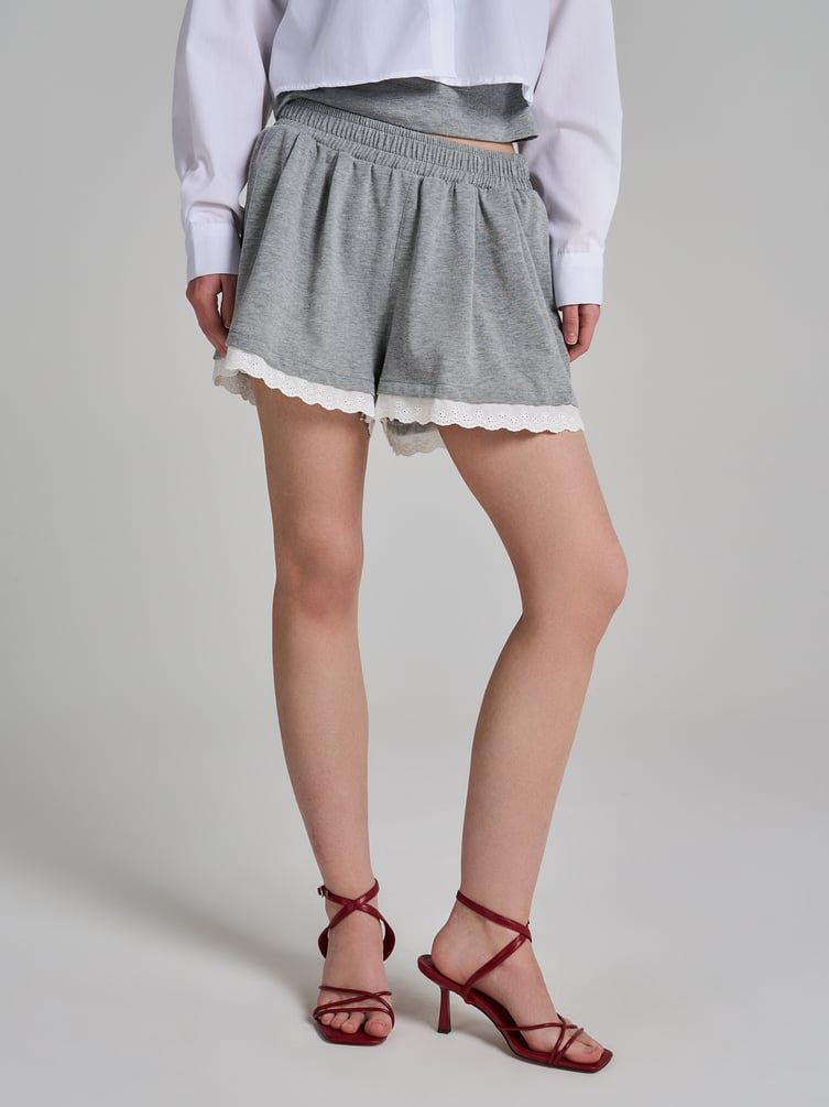 Шорты повседневные с кружевом
