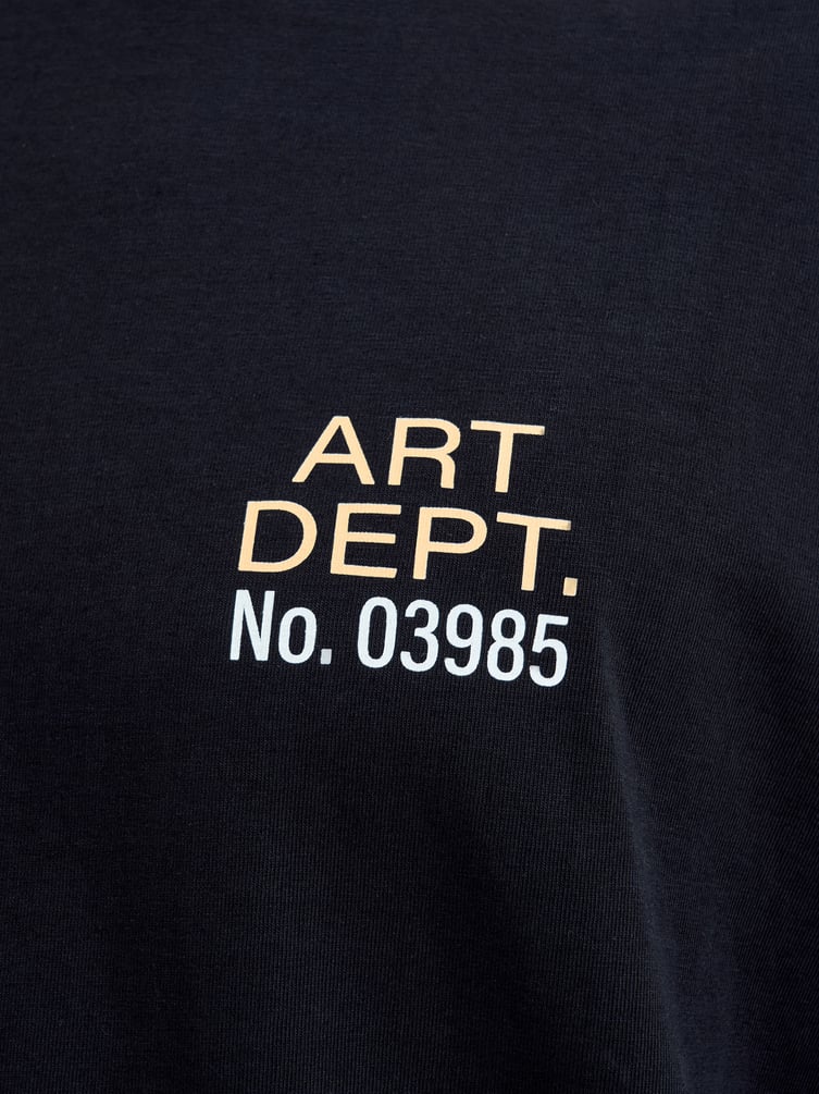 Футболка с принтом на спине