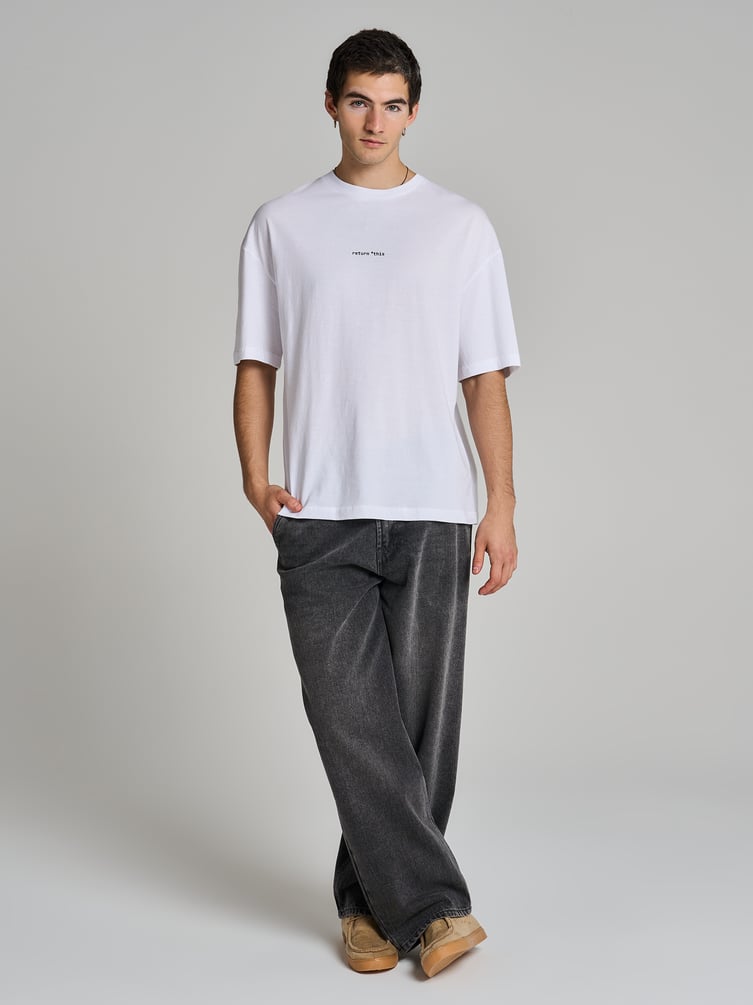 Футболка с принтом программного кода на спине