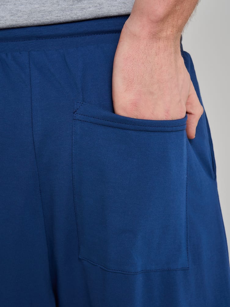 Пижама с футболкой и брюками