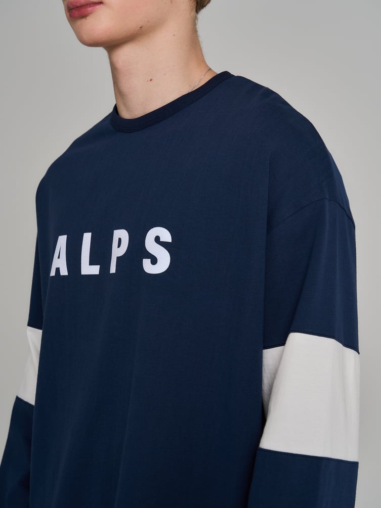 Лонгслив оверсайз с надписью