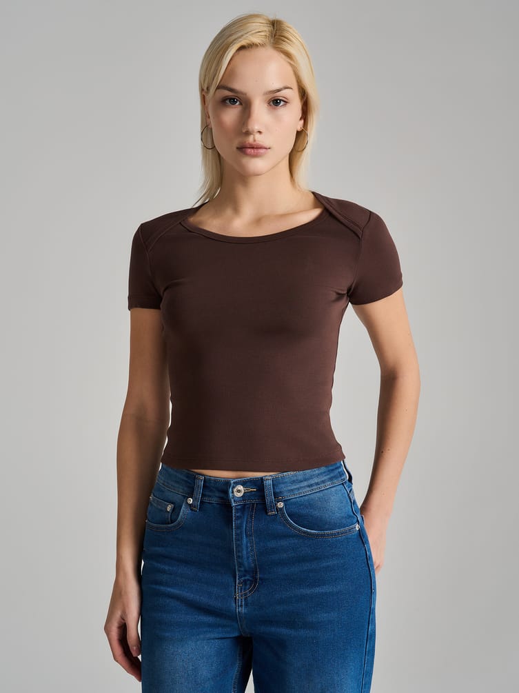 Футболка приталенная