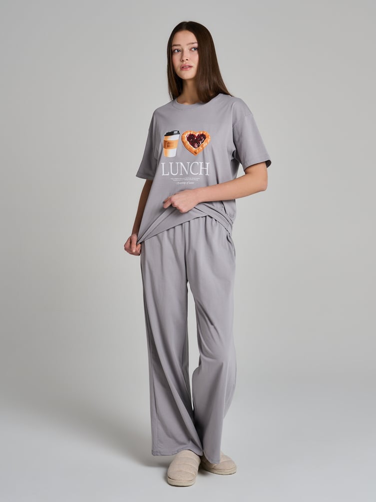 Пижама с принтом и брюками