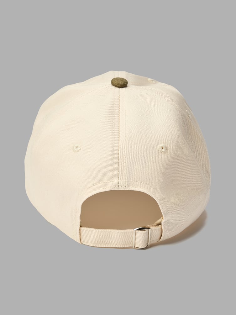 Бейсболка с надписью