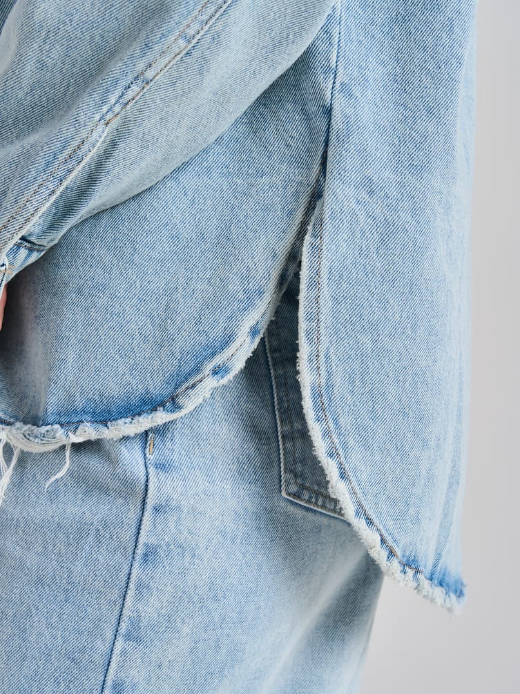 Джинсовая куртка оверсайз