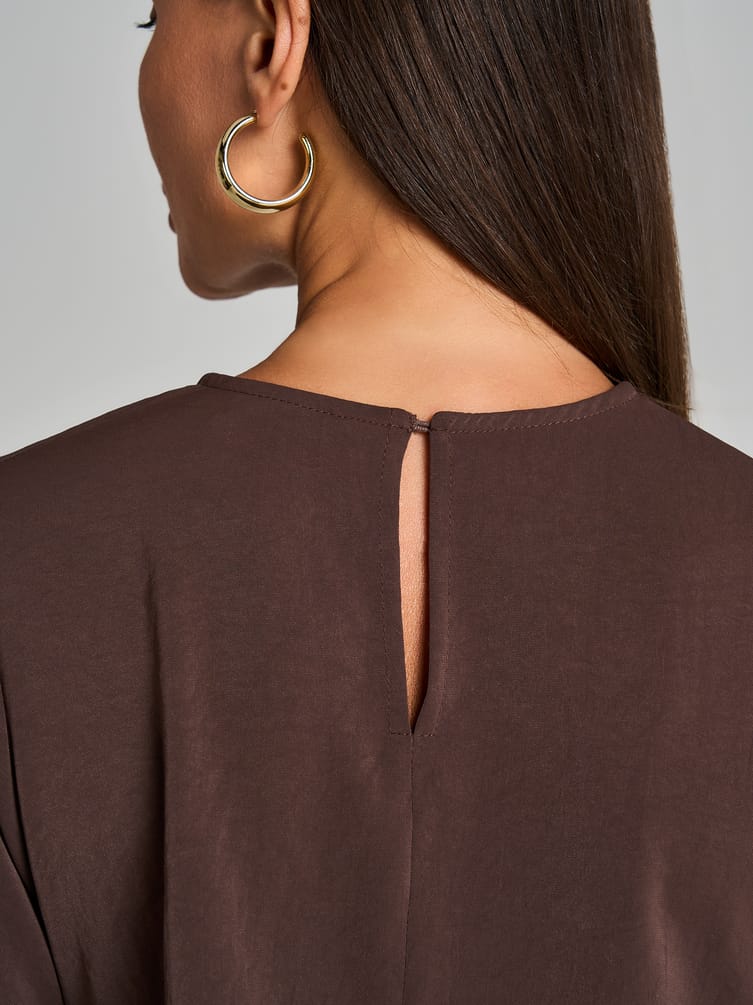 Блузка офисная нарядная с рукавом клеш