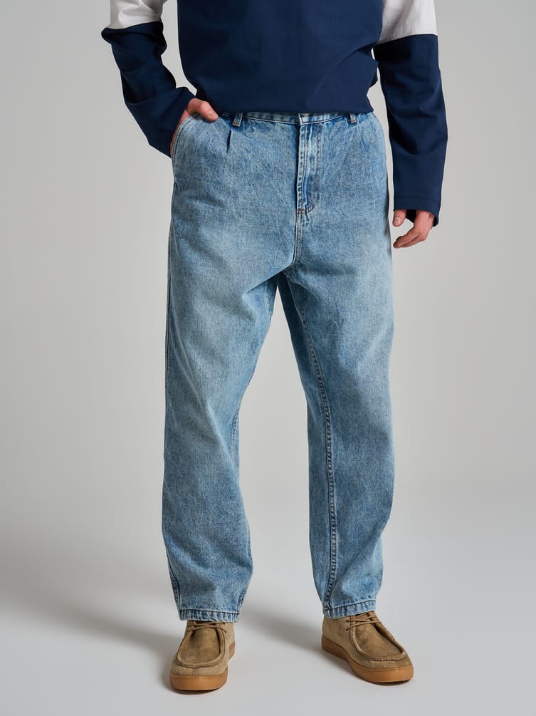 Зауженные джинсы бананы