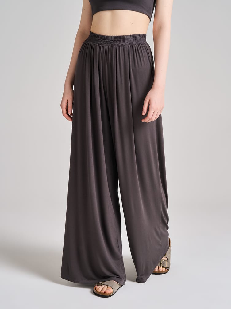 Пижама оверсайз с топом и широкими брюками