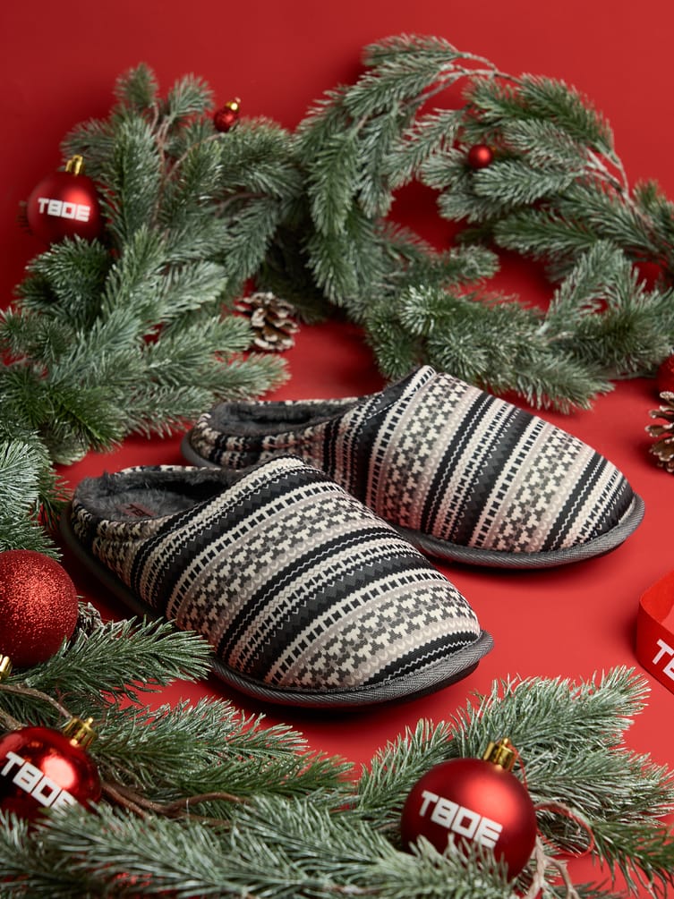 Тапочки домашние закрытые