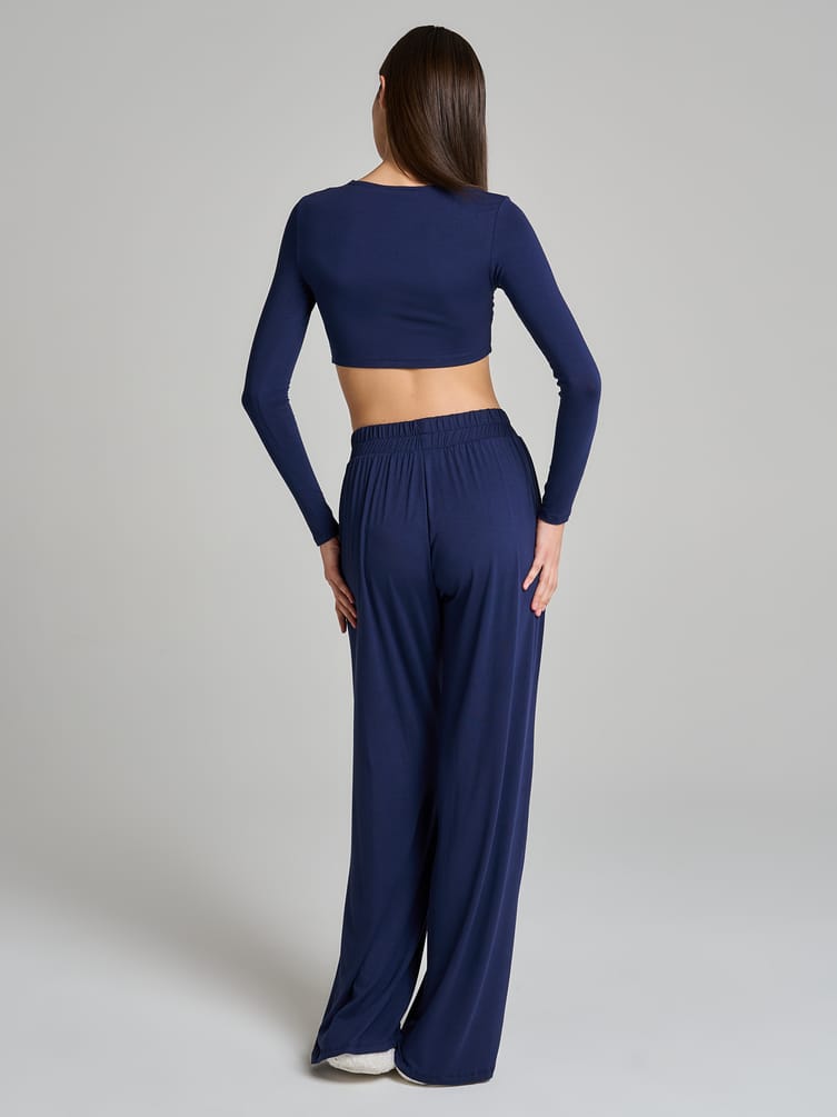 Пижама с кроп-топом и брюками