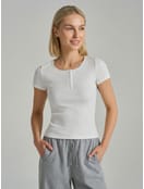 Футболка приталенная на пуговицах