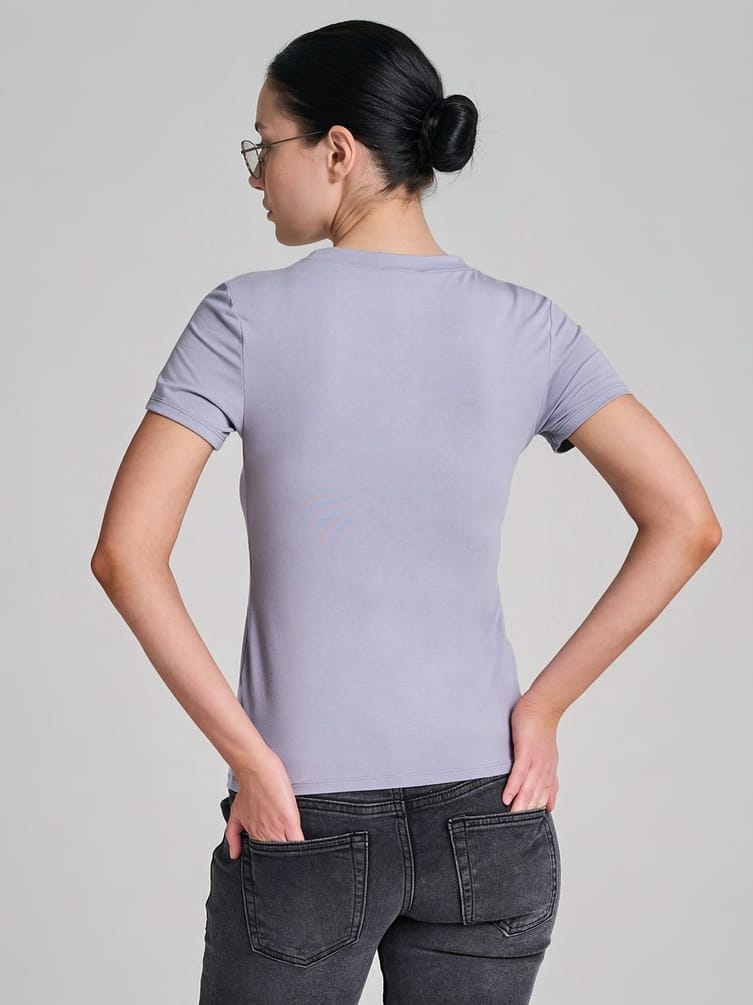 Футболка приталенная из вискозы