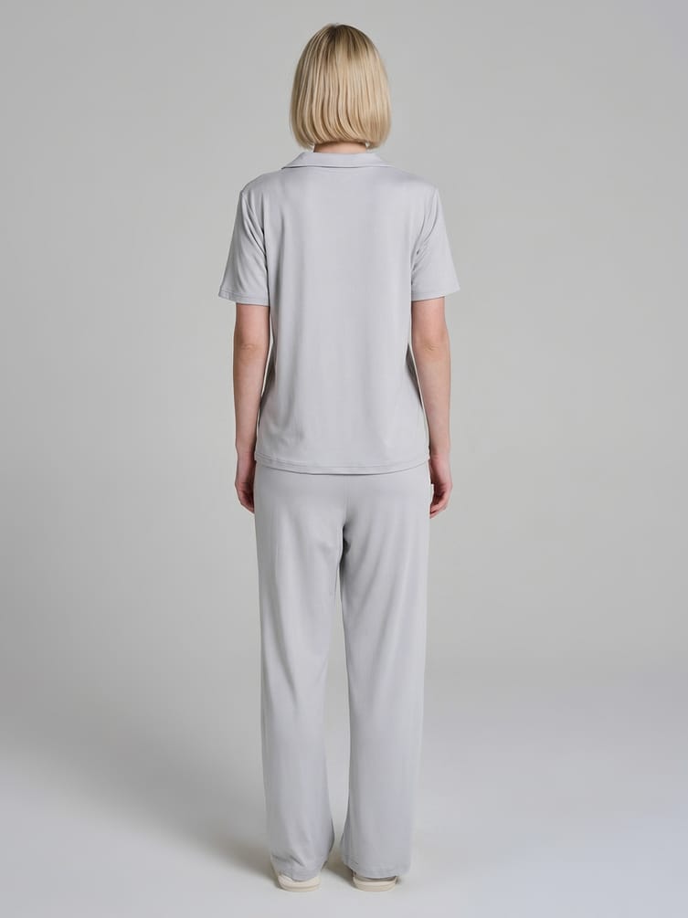Пижама с рубашкой и брюками