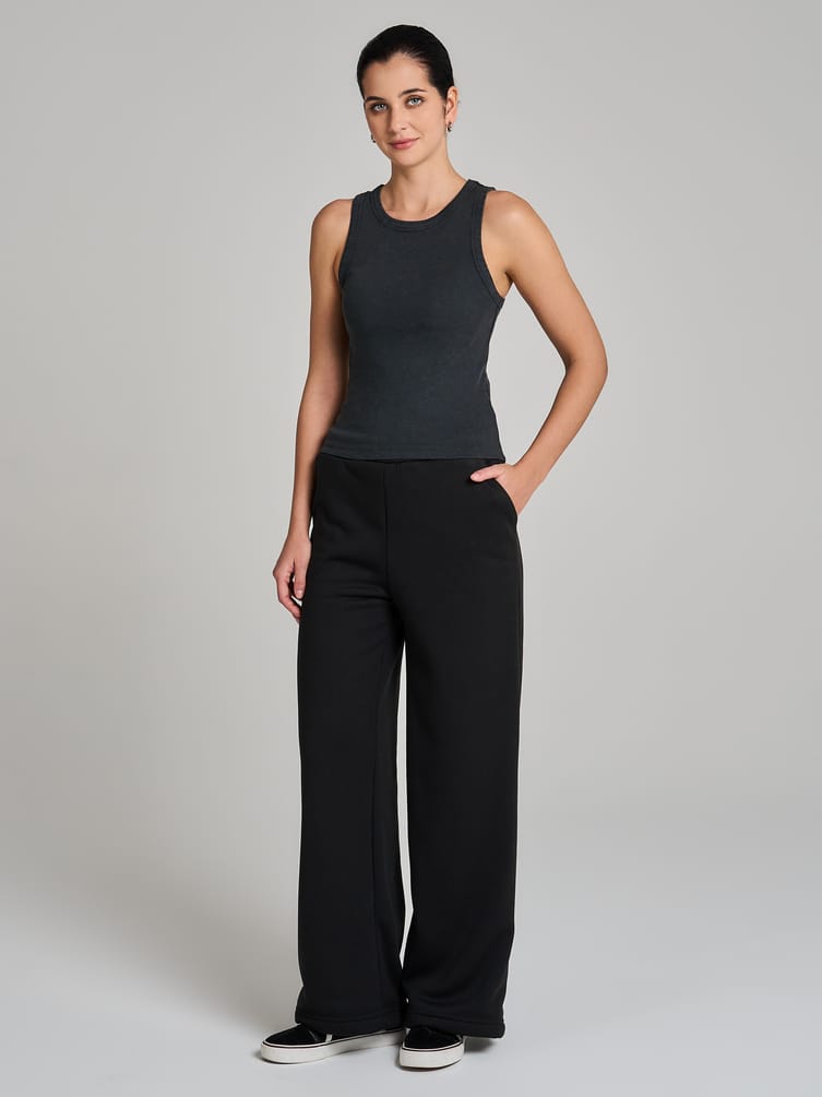 Майка на широких бретелях с вареным эффектом