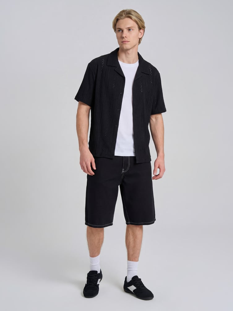 Рубашка с коротким рукавом и вышивкой шитьем