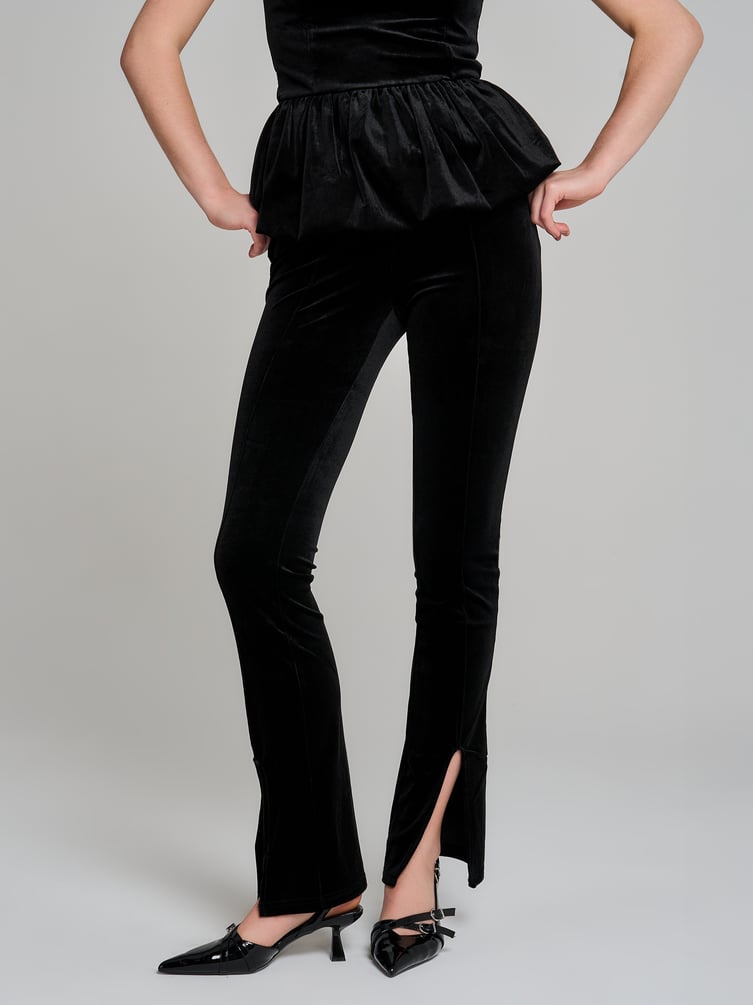 Брюки бархатные со стрелками и разрезами