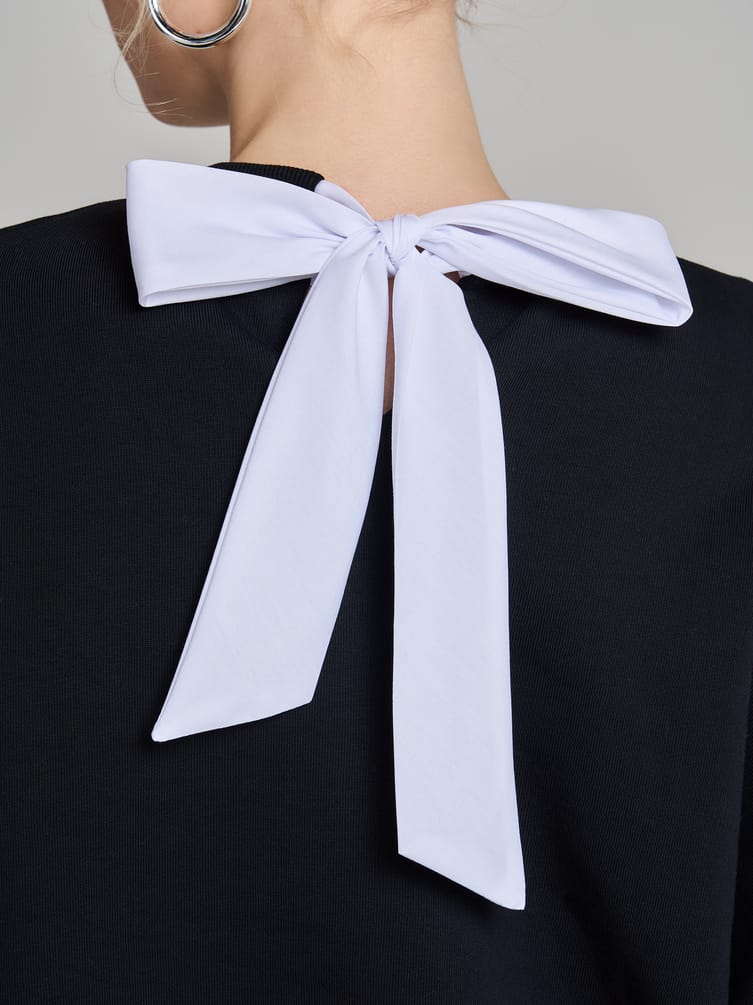 Свитшот с бантом на спине