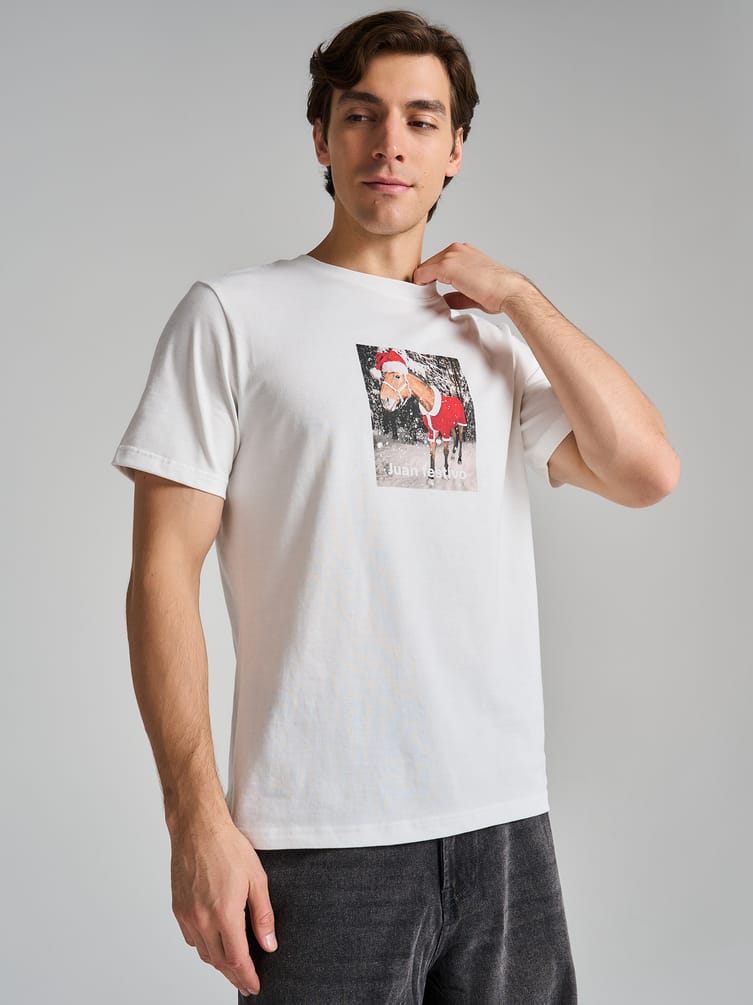 Футболка с новогодним принтом