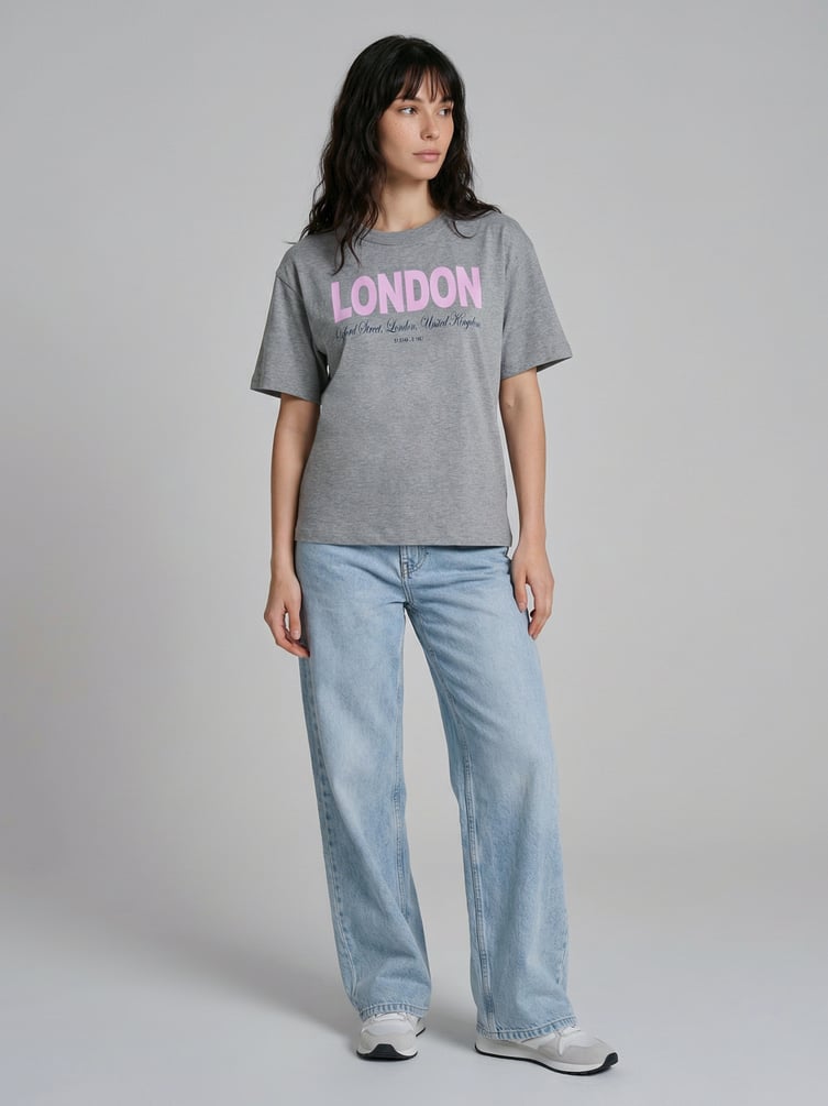 Футболка с надписью London