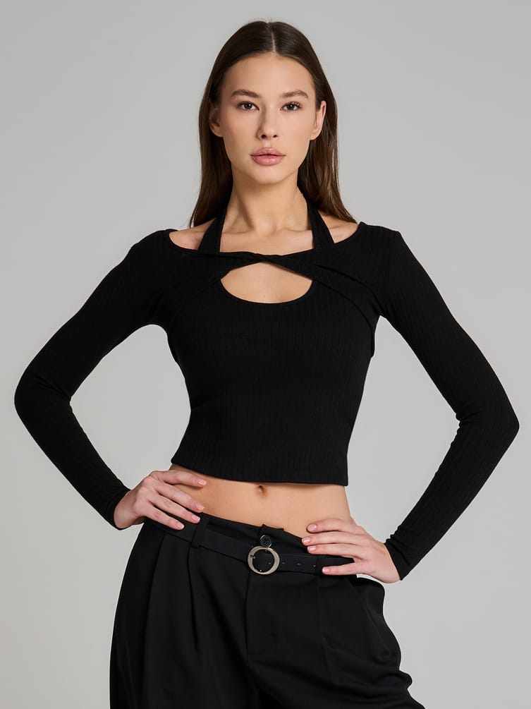 Лонгслив с декоративным вырезом