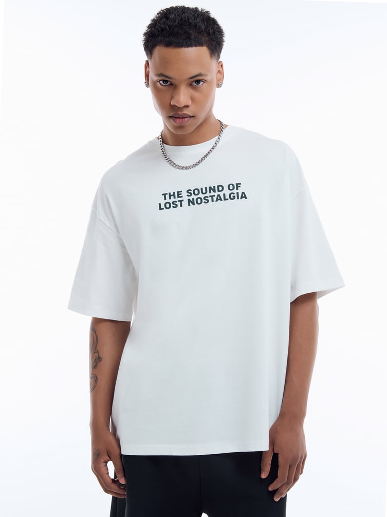 Футболка оверсайз с принтом аудиоплеера на спине