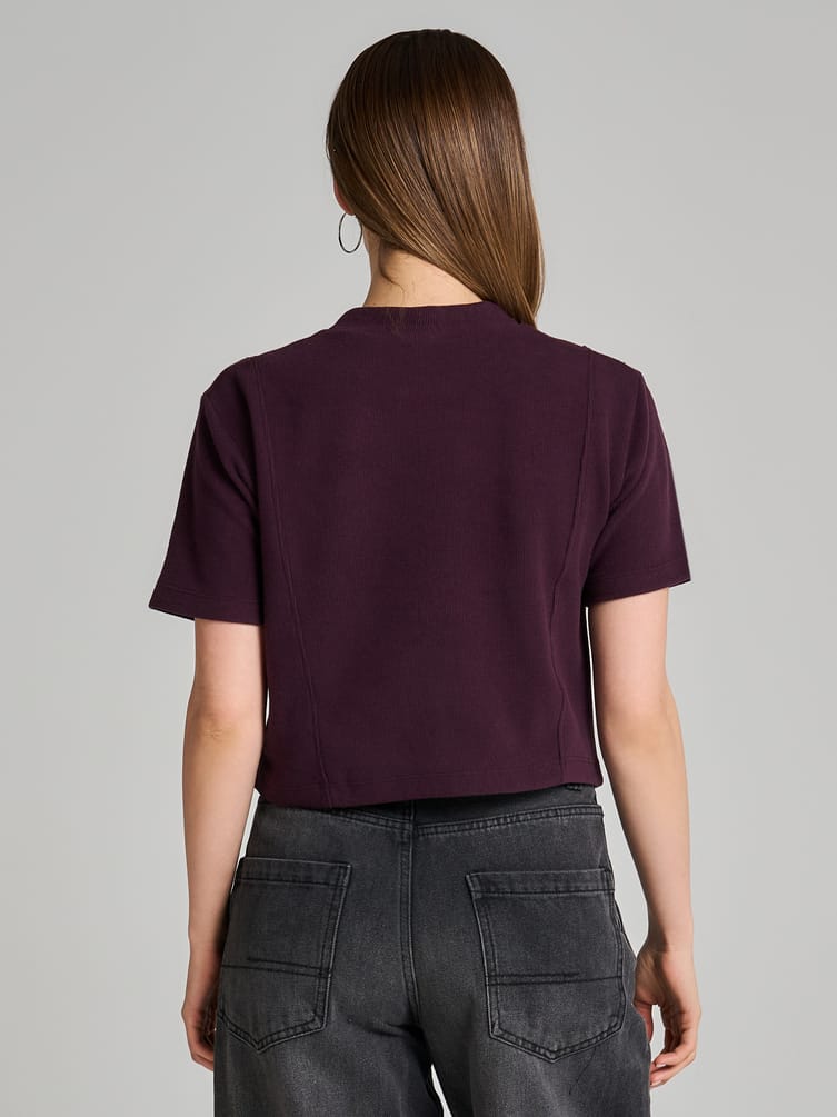 Укороченная футболка в рубчик