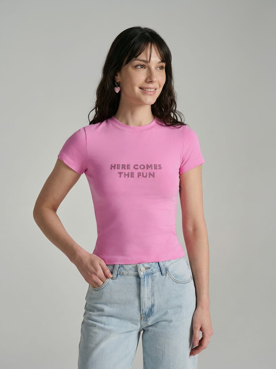 Футболка облегающая со стразами