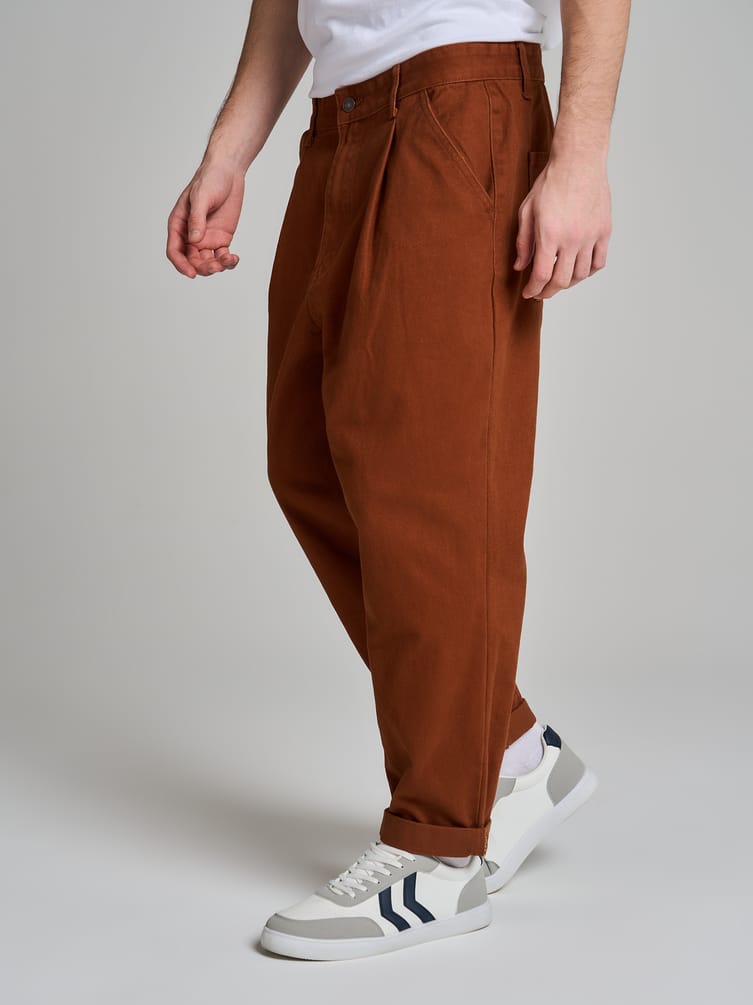 Зауженные укороченные брюки