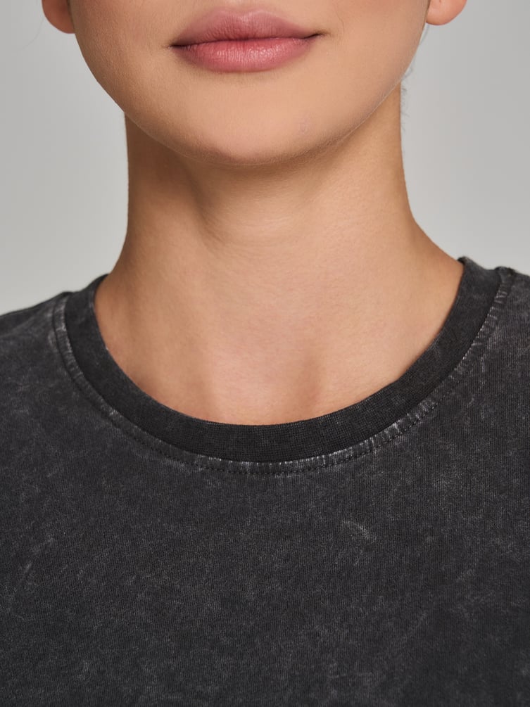 Футболка оверсайз с вареным эффектом