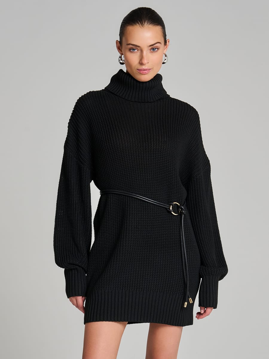 Платье-свитер вязаное