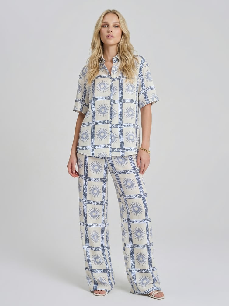 Костюм летний с рубашкой и брюками