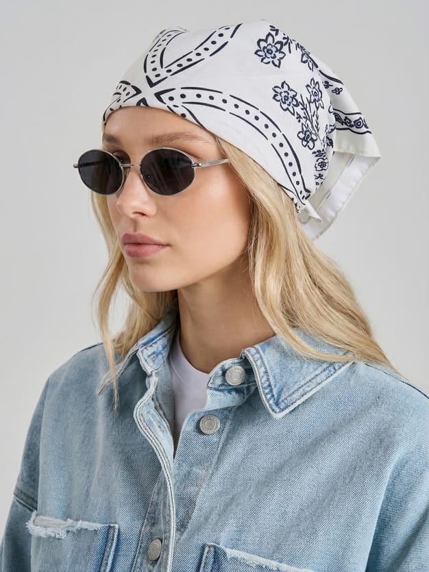 Косынка с орнаментом