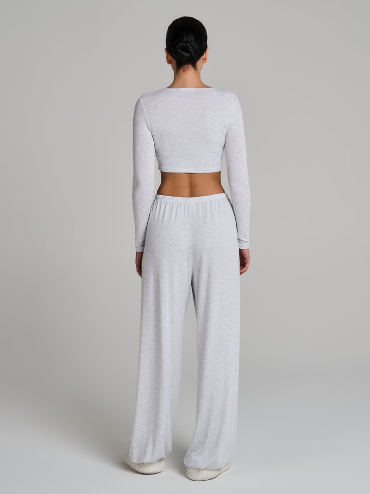 Пижама с кроп-топом и брюками