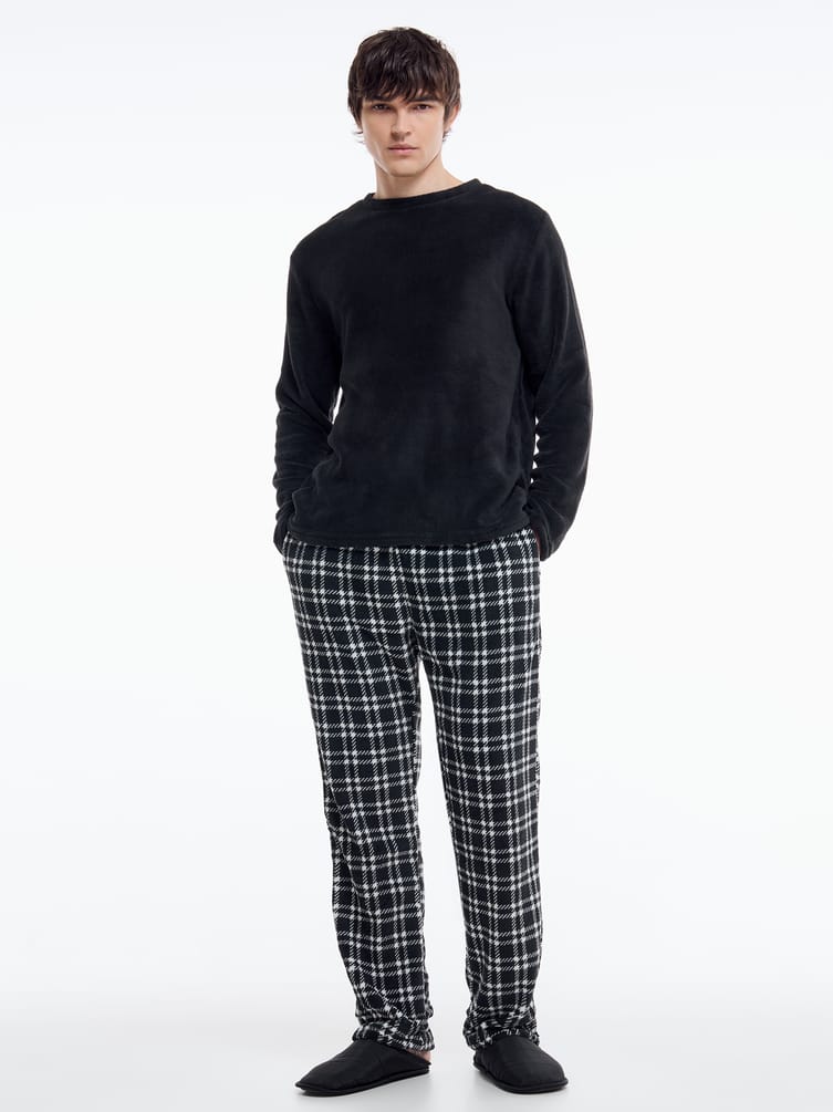 Плюшевая пижама с брюками в клетку