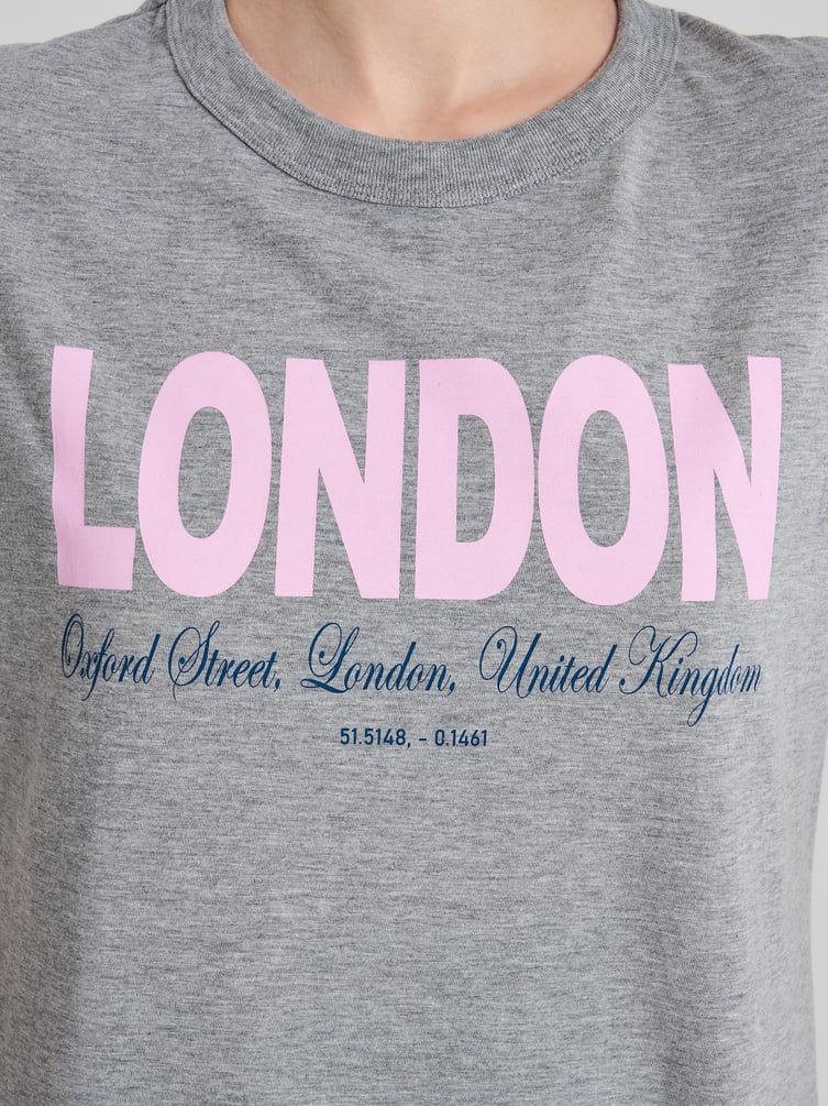 Футболка с надписью London