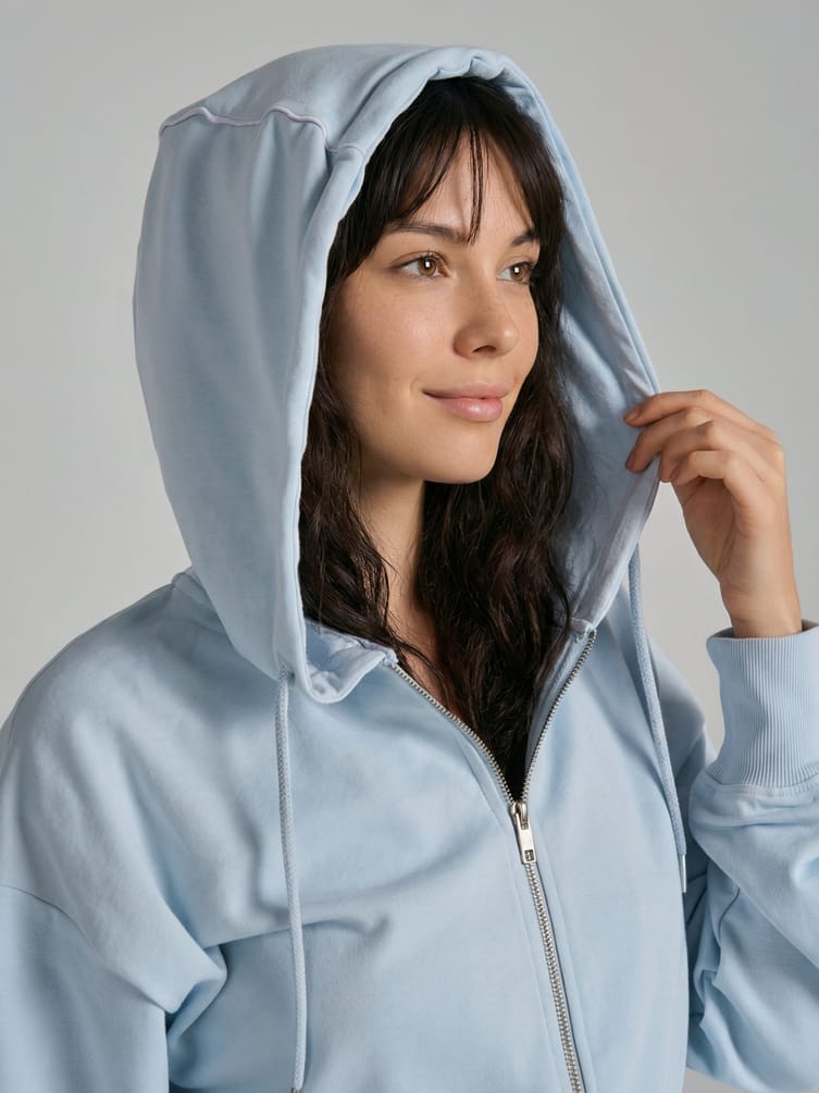 Укороченная толстовка с капюшоном