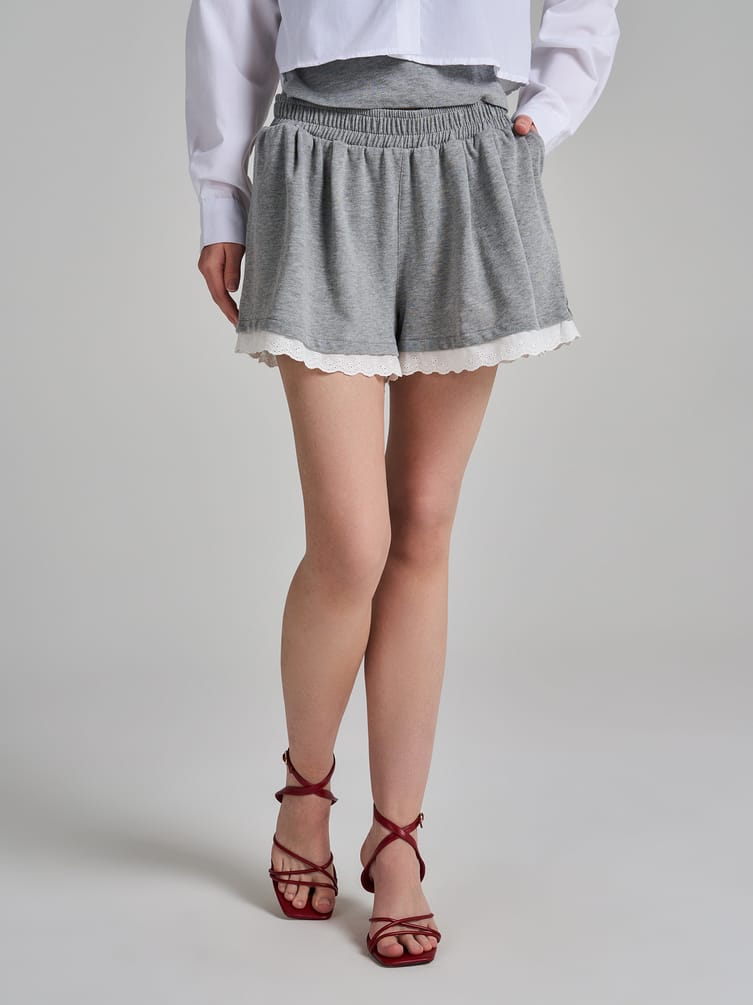 Шорты повседневные с кружевом