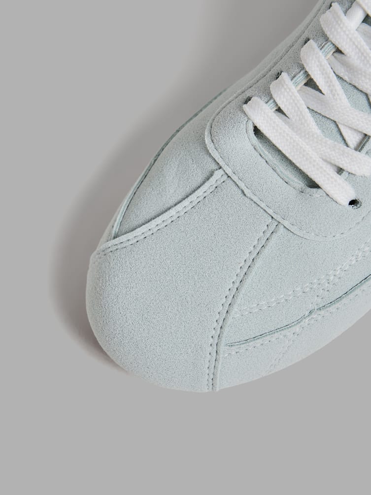 Кроссовки замшевые повседневные