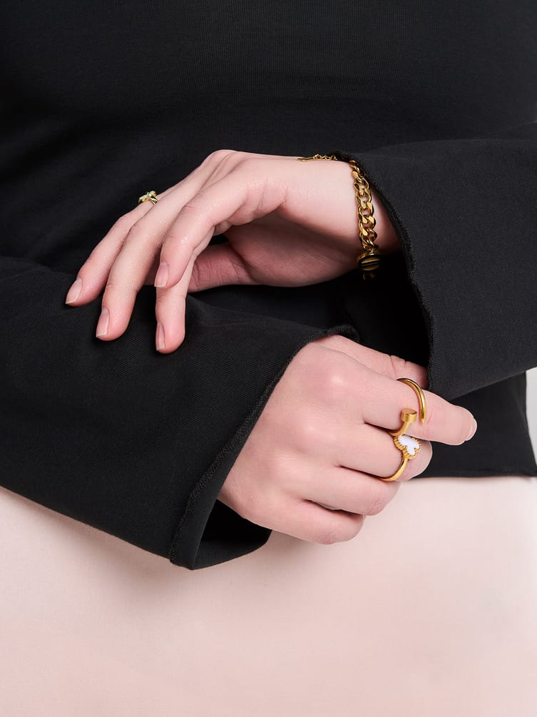 Лонгслив приталенный с длинными рукавами клеш