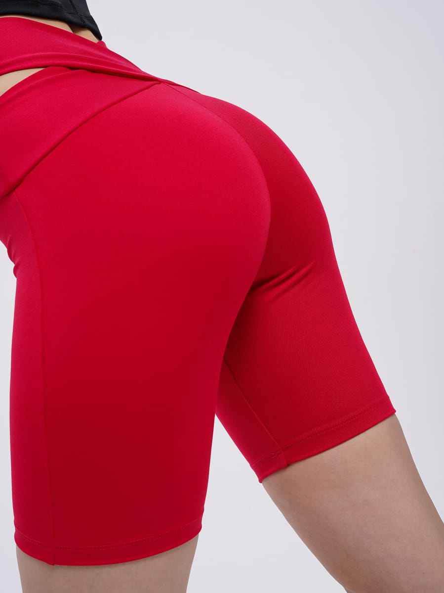 Облегающие велосипедки с декоративным поясом