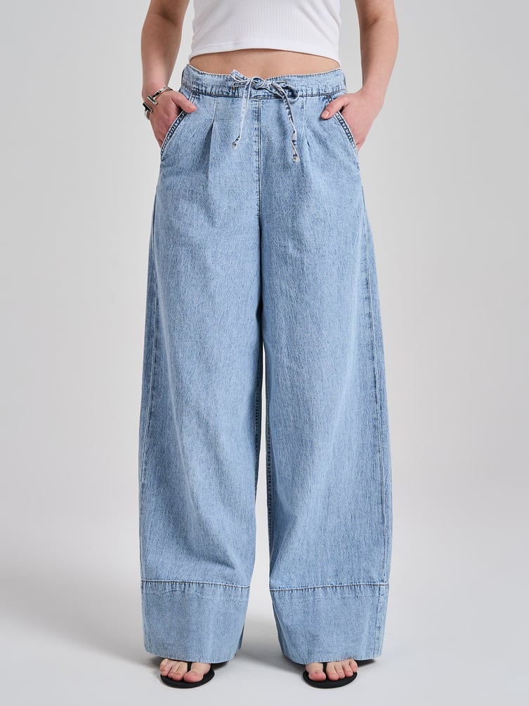 Джинсы широкие летние на резинке
