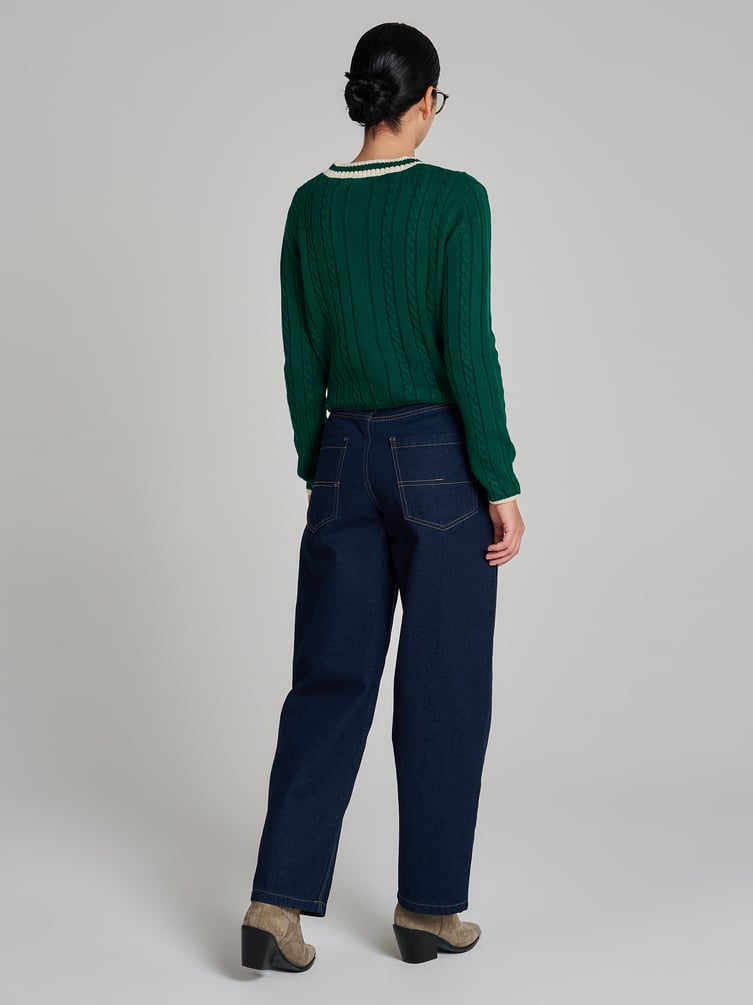 Пуловер вязаный с косами