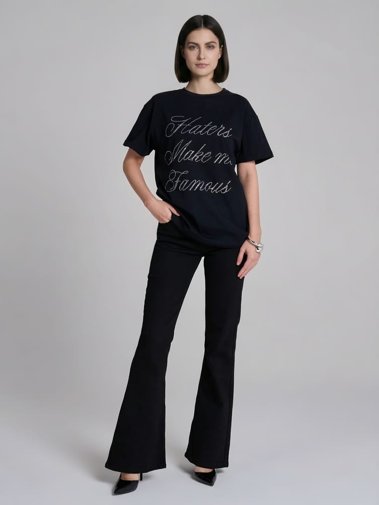 Футболка оверсайз с надписью стразами