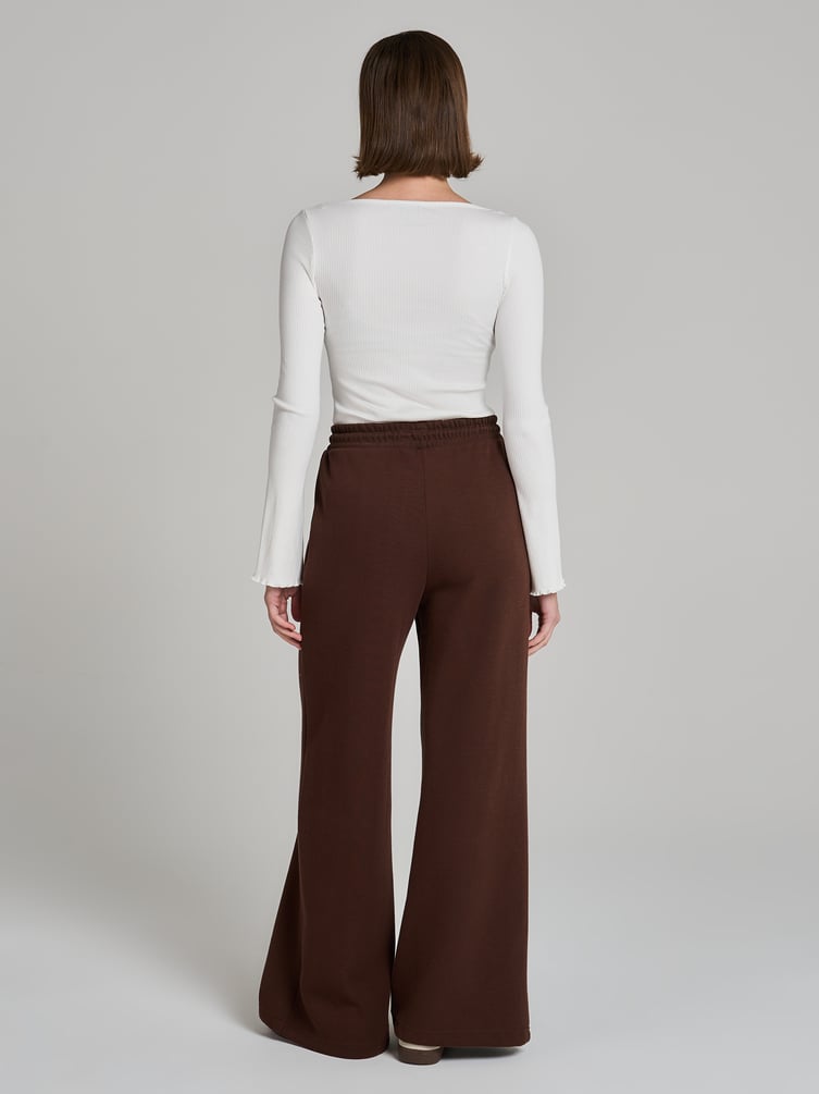 Брюки трикотажные широкие